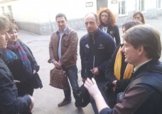 бизнес-семинар окончен, но разойтись невозможно